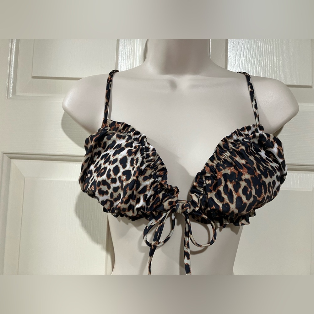 Shein Woman size medium B/C cup bikini swim top